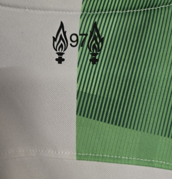 Nike Liverpool FC White/Green Away Soccer Jersey Men's Large - Picture 4 of 7